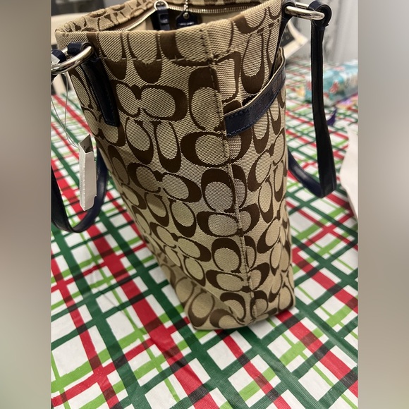 ❗️FINAL❗️ 🆕 COACH Signature Stripe Navy/Khaki 🔴🔴 - Picture 6 of 10